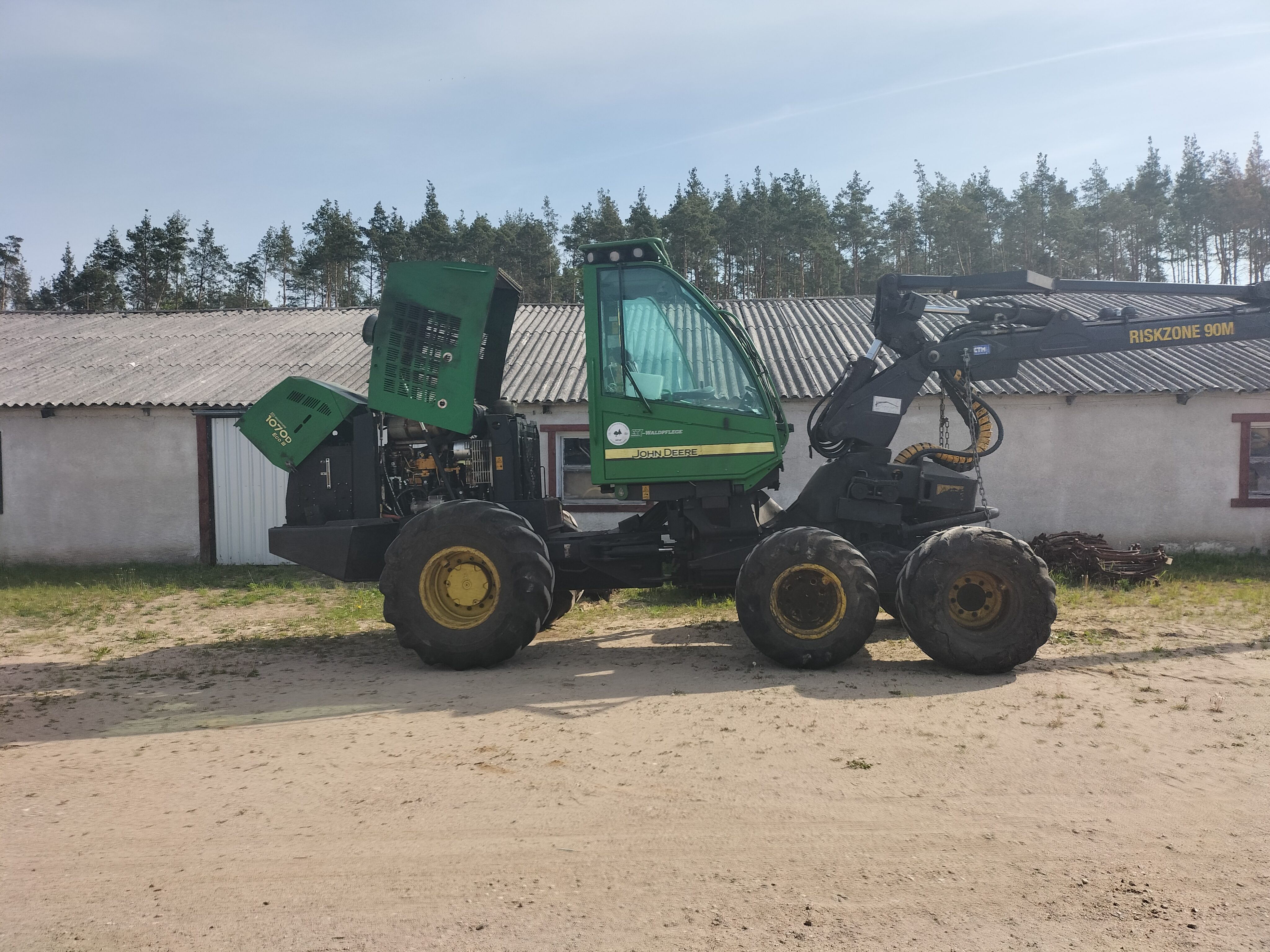 Harwester 1070D eco III  2007r - maszyna na cześci